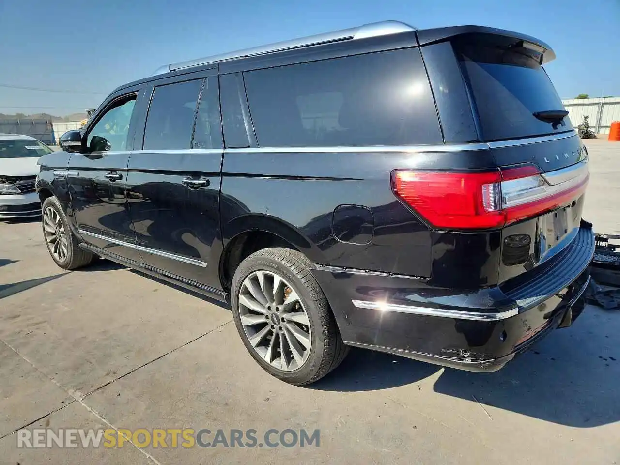 2 Photograph of a damaged car 5LMJJ3KT5MEL04985 LINCOLN NAVIGATOR 2021