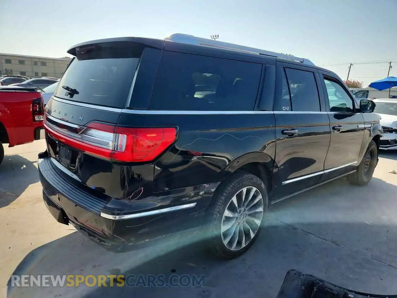3 Photograph of a damaged car 5LMJJ3KT5MEL04985 LINCOLN NAVIGATOR 2021