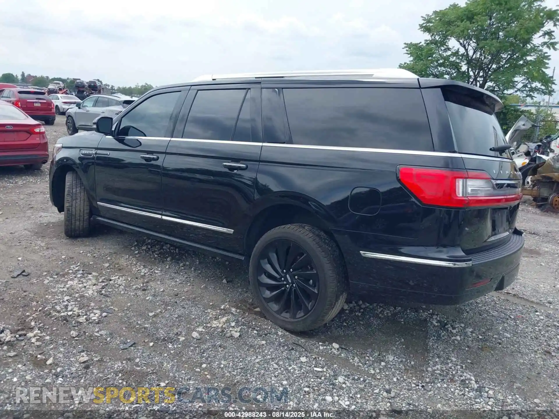 3 fotografías del automóvil dañado 5LMJJ3LT2MEL11231 LINCOLN NAVIGATOR 2021