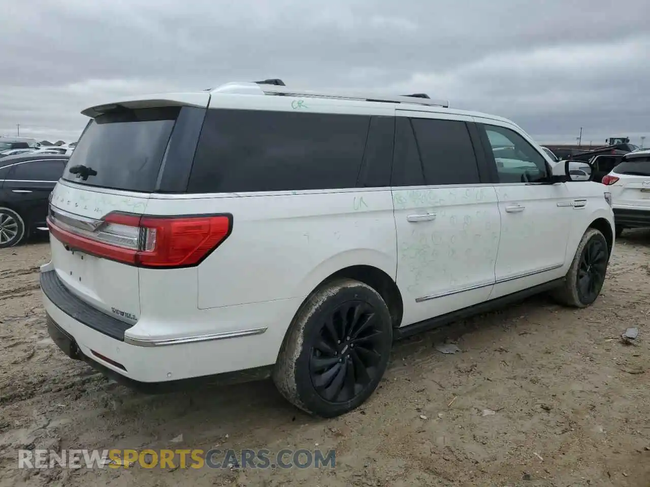 3 fotografías del automóvil dañado 5LMJJ3LTXMEL04771 LINCOLN NAVIGATOR 2021