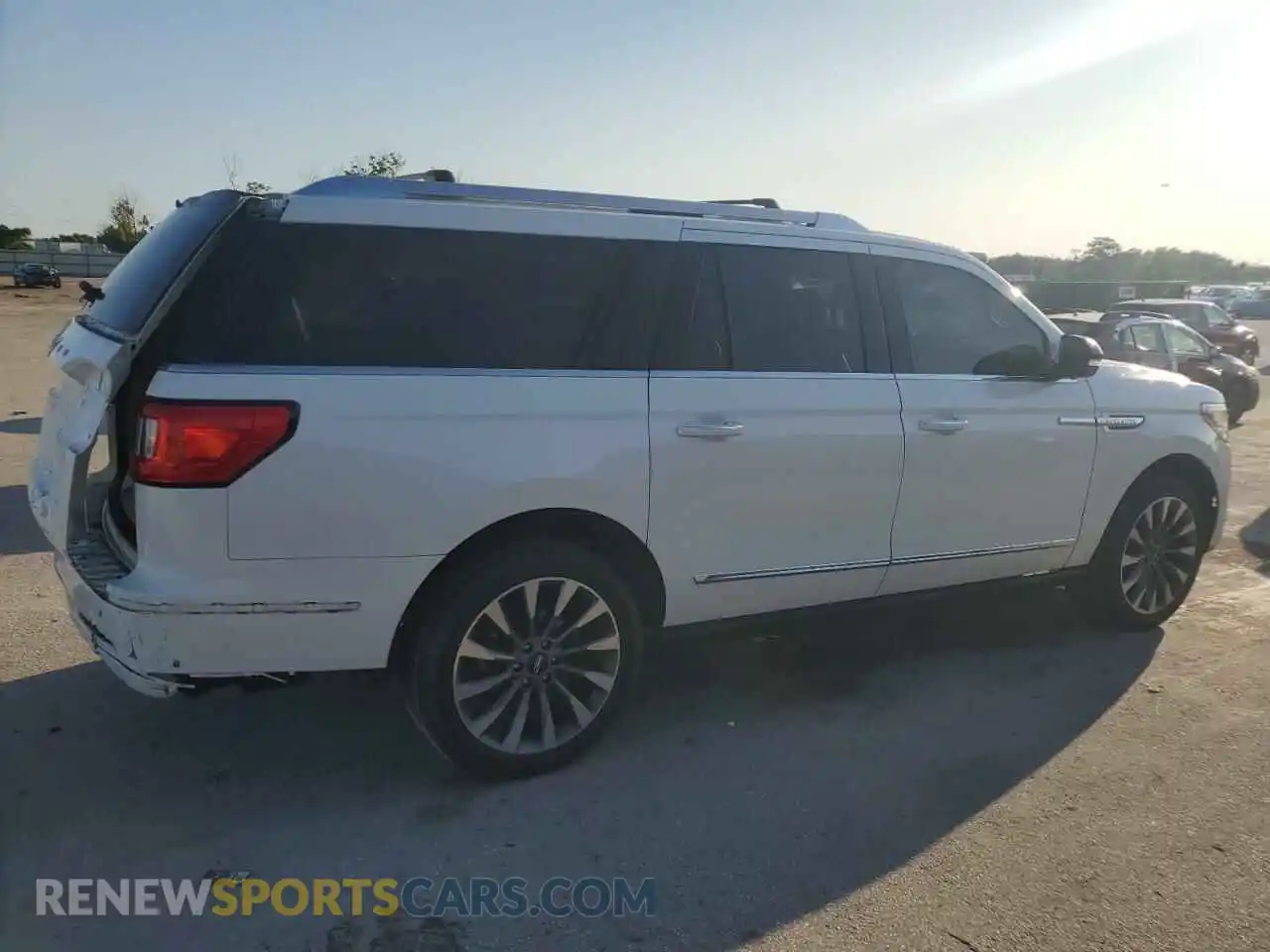 3 fotografías del automóvil dañado 5LMJJ3LTXMEL17469 LINCOLN NAVIGATOR 2021