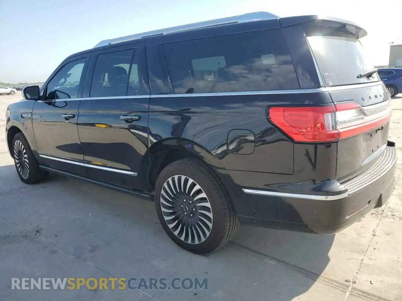 2 fotografías del automóvil dañado 5LMJJ3TT3MEL17149 LINCOLN NAVIGATOR 2021
