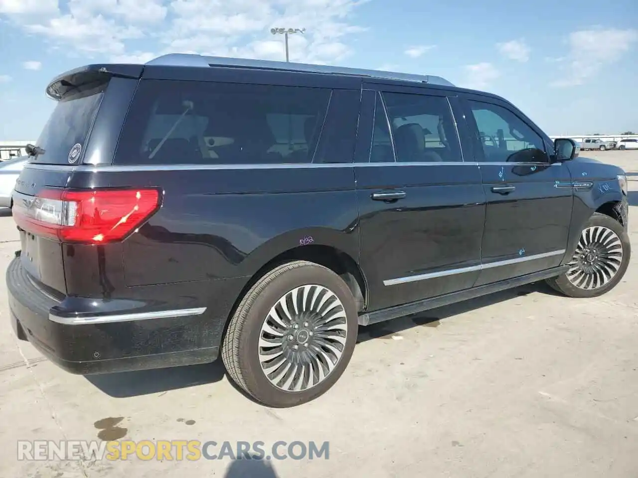 3 fotografías del automóvil dañado 5LMJJ3TT3MEL17149 LINCOLN NAVIGATOR 2021