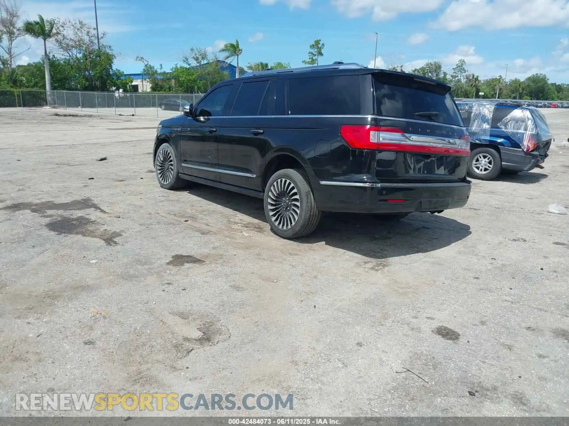 3 fotografías del automóvil dañado 5LMJJ3TT4MEL13837 LINCOLN NAVIGATOR 2021