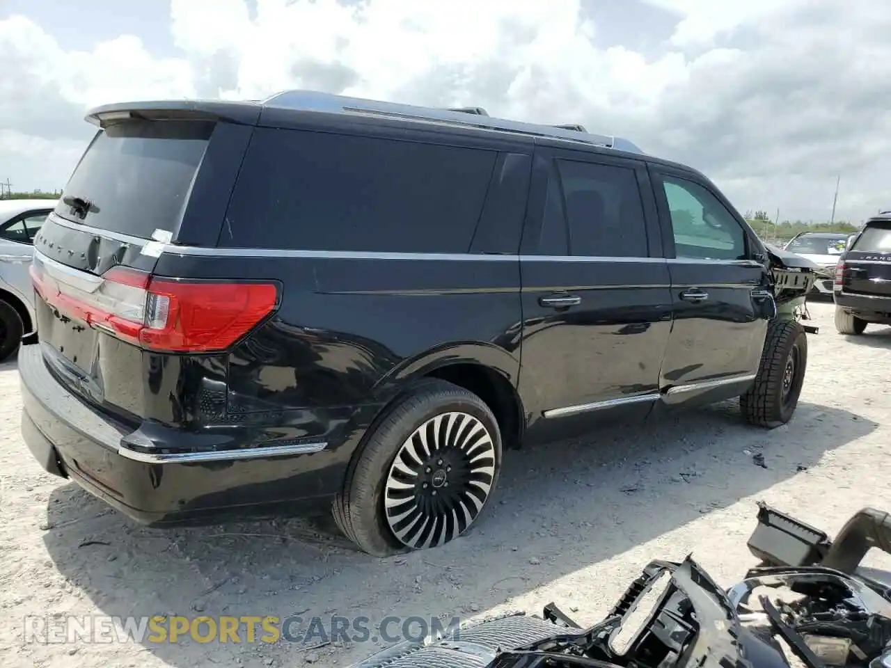 3 fotografías del automóvil dañado 5LMJJ3TT9MEL00758 LINCOLN NAVIGATOR 2021