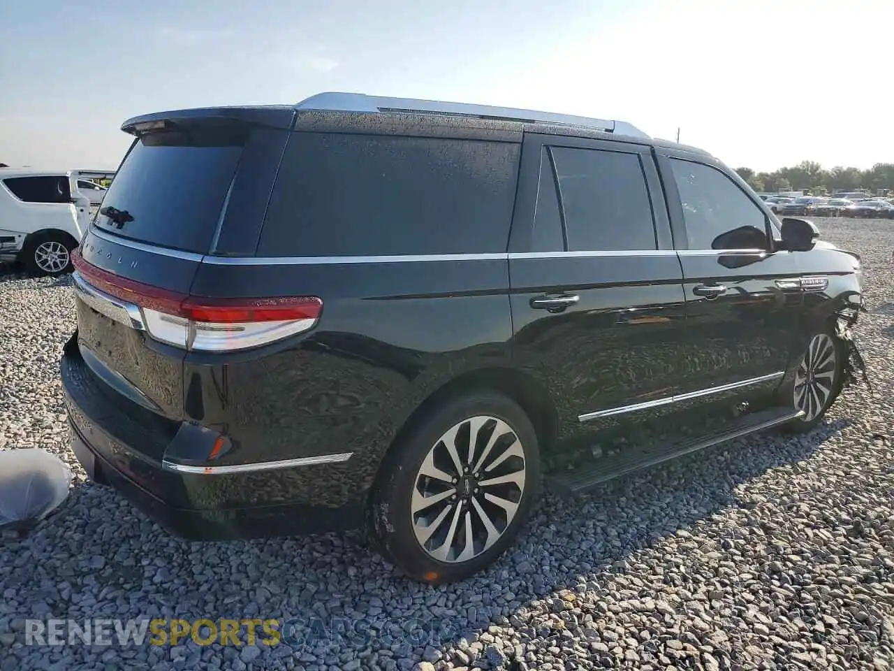 3 Фотография поврежденного автомобиля 5LMJJ2LT1NEL15234 LINCOLN NAVIGATOR 2022