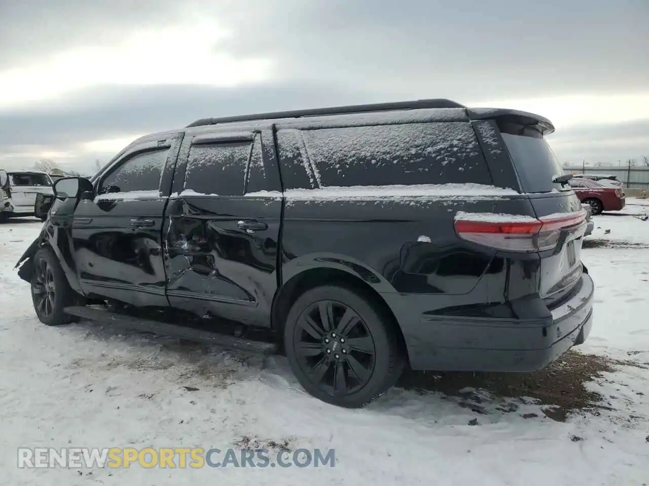 2 Photograph of a damaged car 5LMJJ3LT2NEL15832 LINCOLN NAVIGATOR 2022