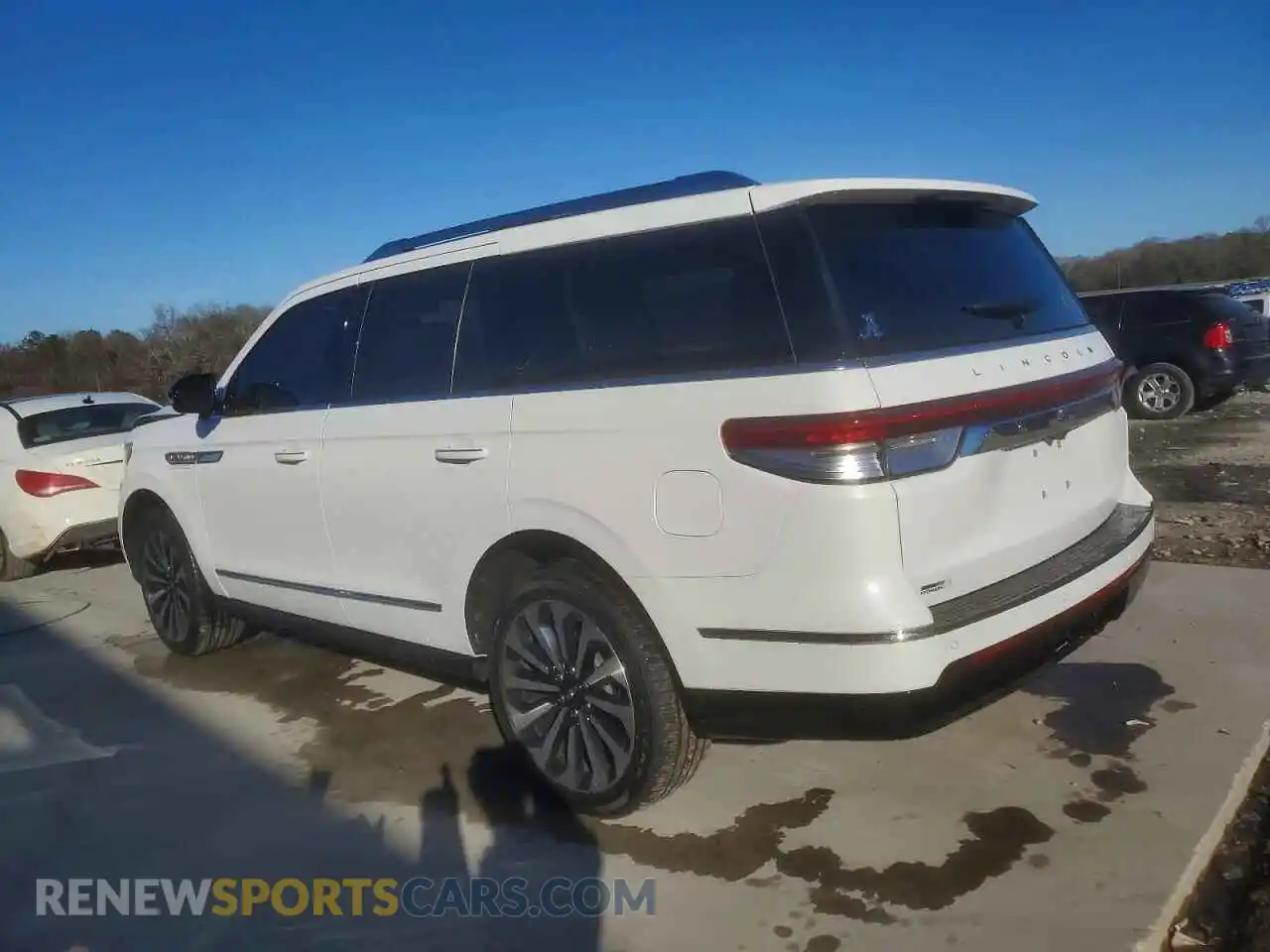 2 Photograph of a damaged car 5LMJJ2LG1PEL10699 LINCOLN NAVIGATOR 2023