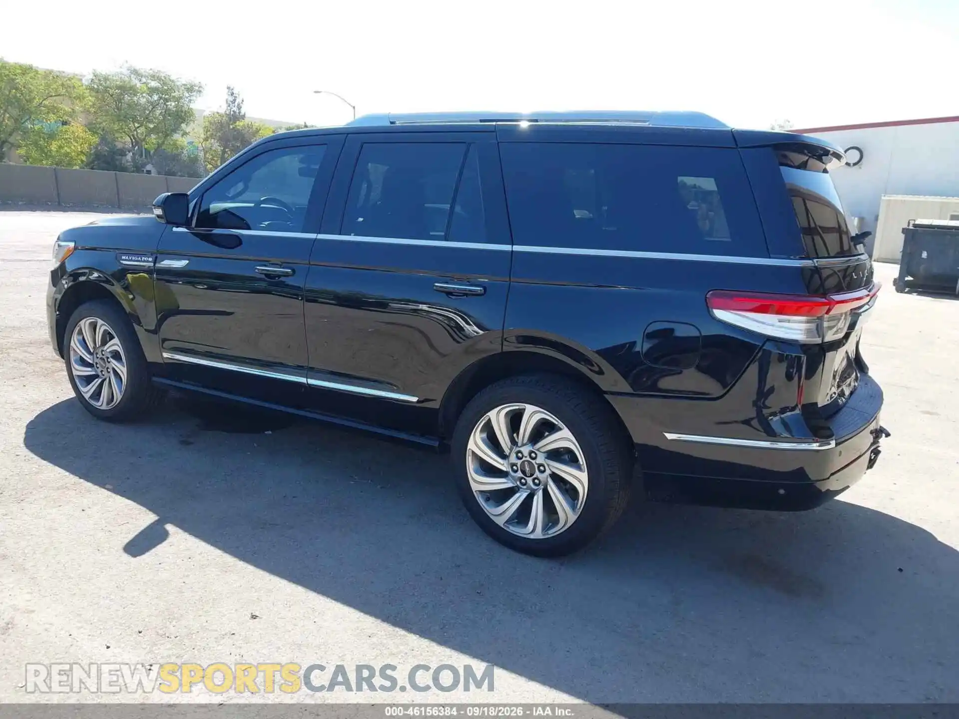3 Photograph of a damaged car 5LMJJ2LG3PEL02443 LINCOLN NAVIGATOR 2023