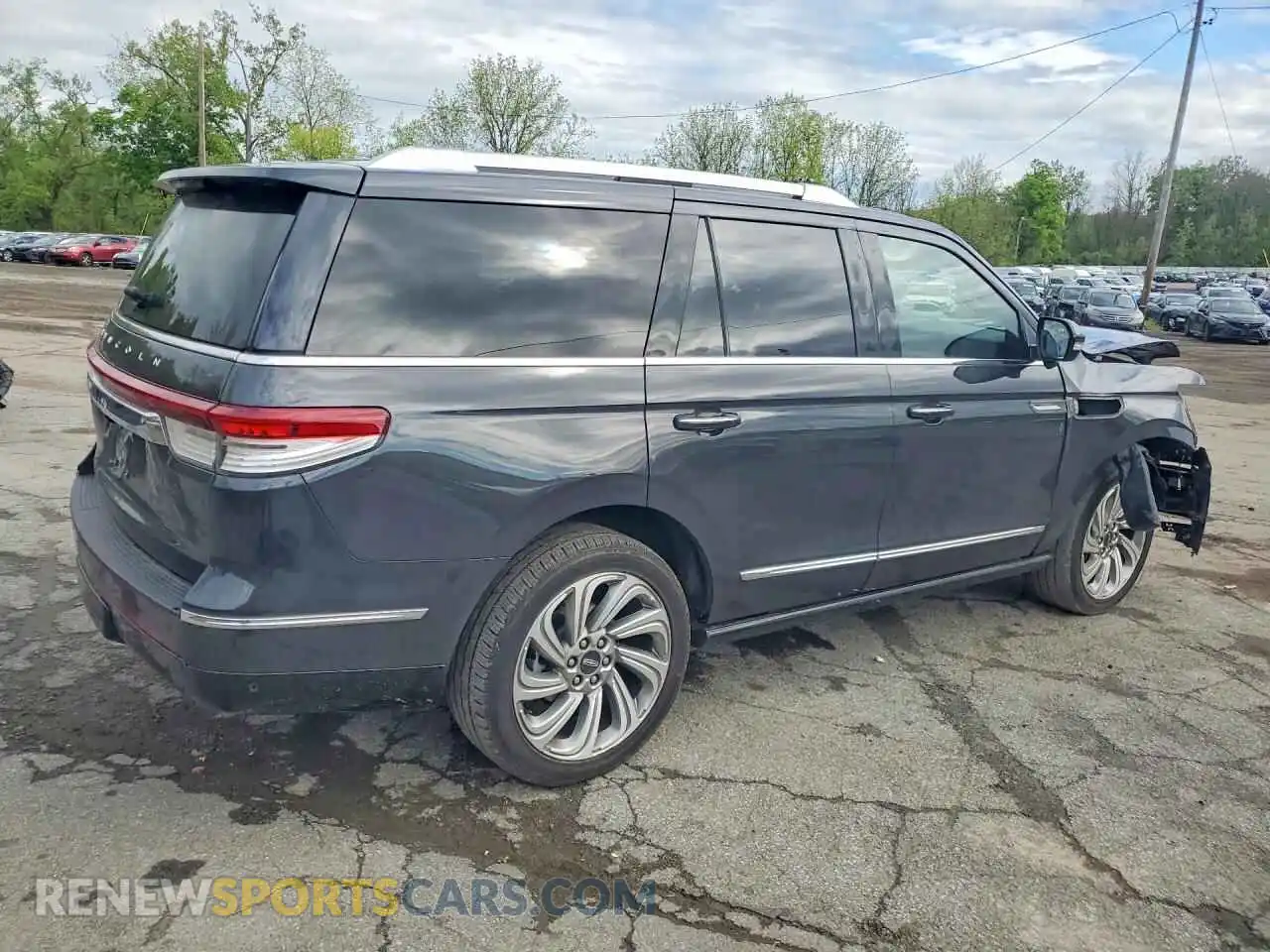 3 Photograph of a damaged car 5LMJJ2LGXPEL06067 LINCOLN NAVIGATOR 2023