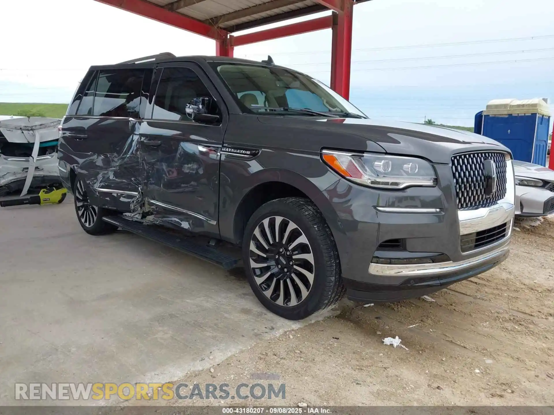 1 Photograph of a damaged car 5LMJJ2TG2PEL01459 LINCOLN NAVIGATOR 2023