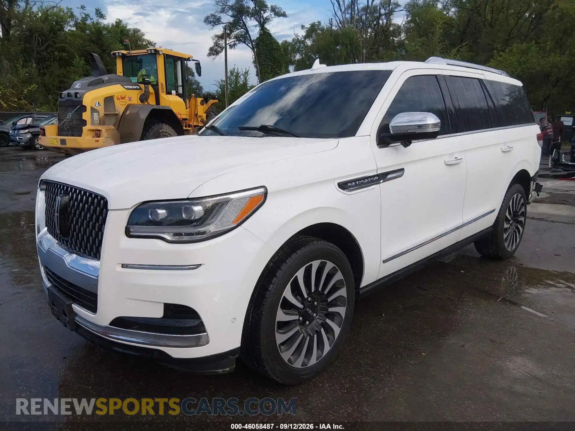 2 Фотография поврежденного автомобиля 5LMJJ2TGXPEL03458 LINCOLN NAVIGATOR 2023