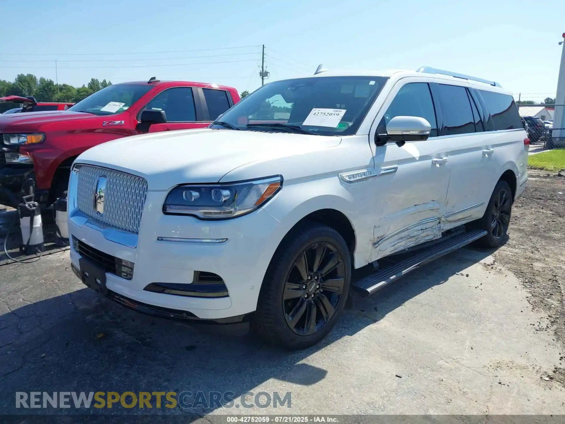 2 Photograph of a damaged car 5LMJJ3LG1PEL00485 LINCOLN NAVIGATOR 2023