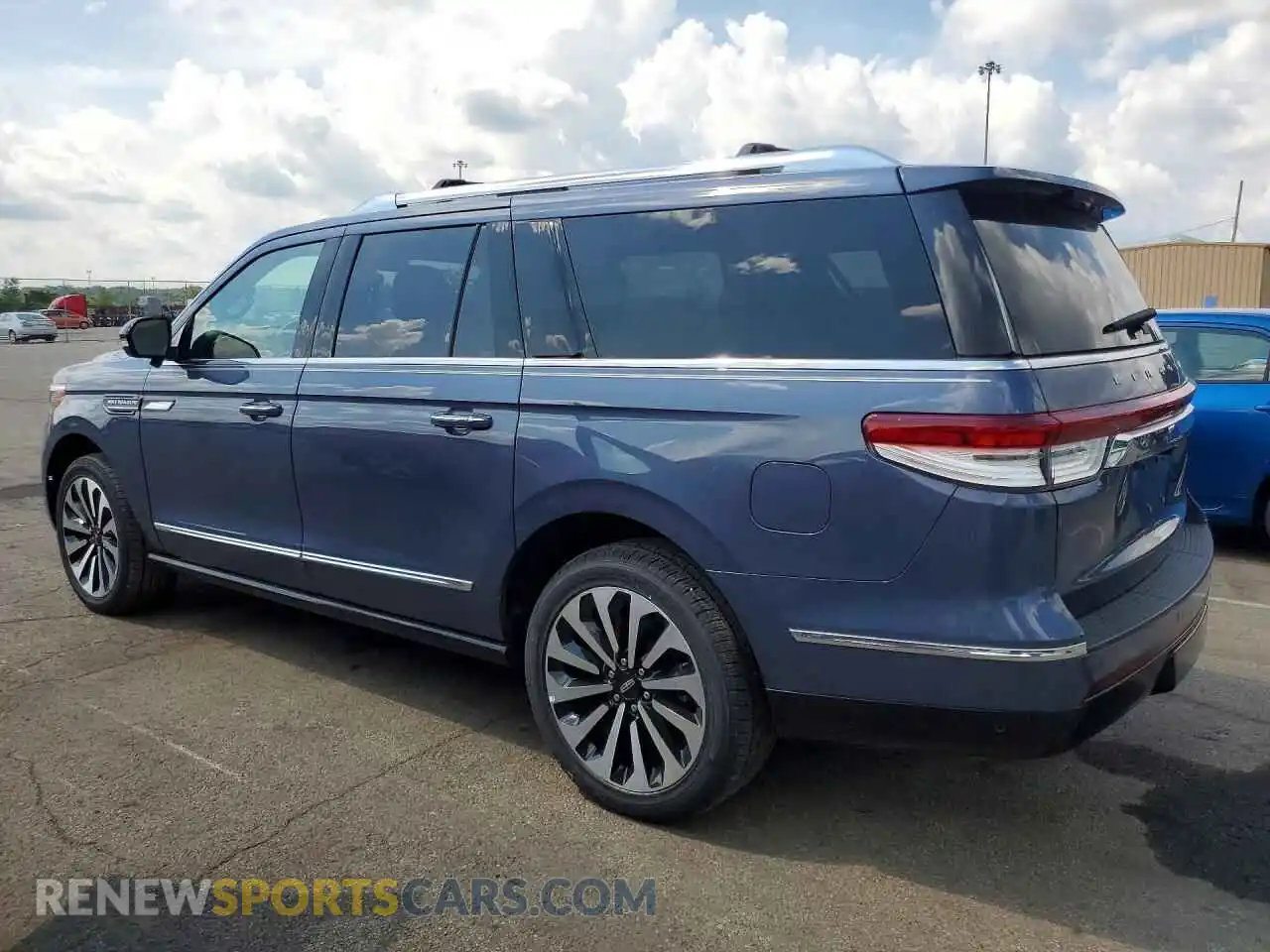2 Photograph of a damaged car 5LMJJ3LG5PEL13336 LINCOLN NAVIGATOR 2023