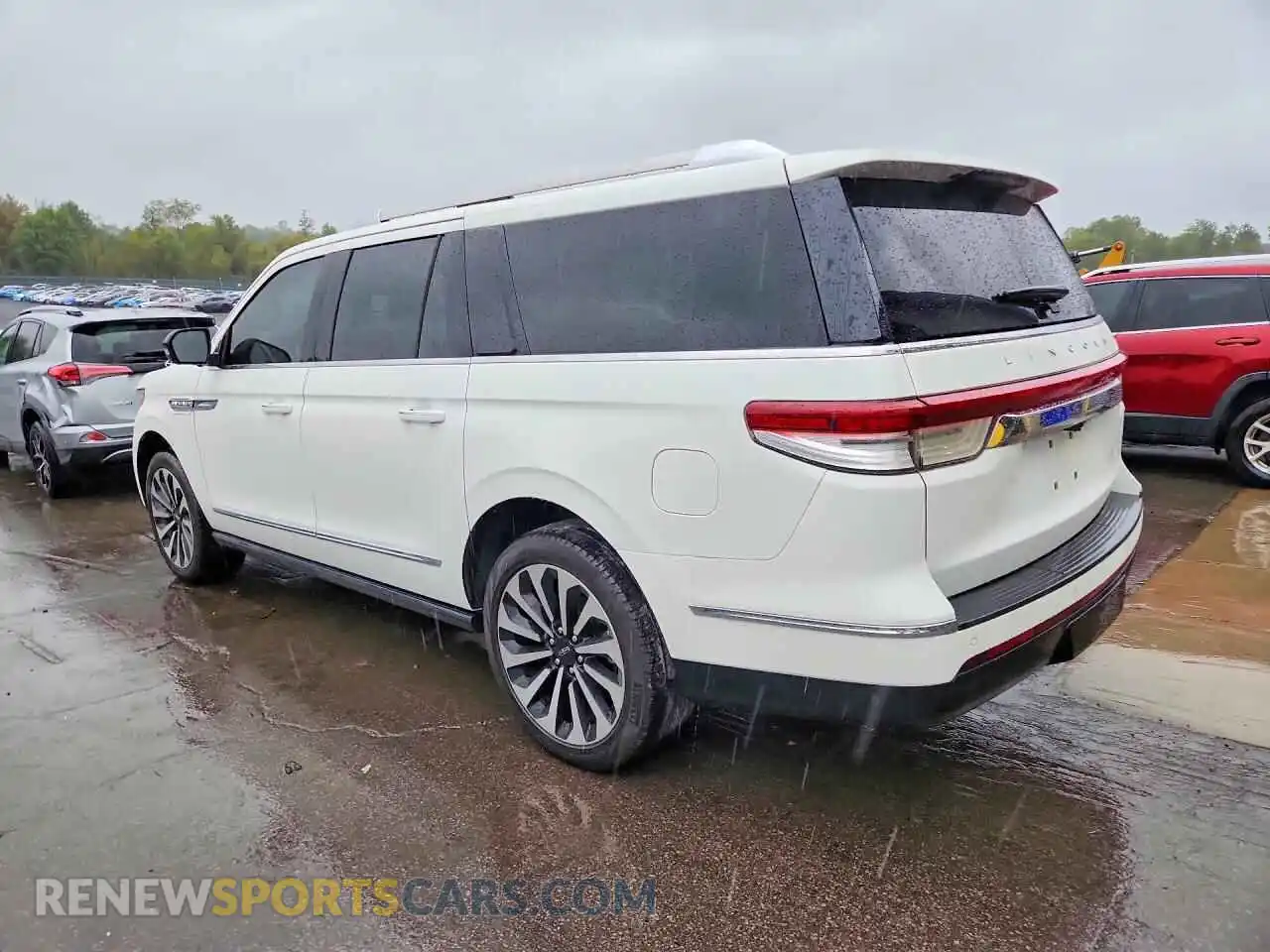 2 Photograph of a damaged car 5LMJJ3LG8PEL01102 LINCOLN NAVIGATOR 2023