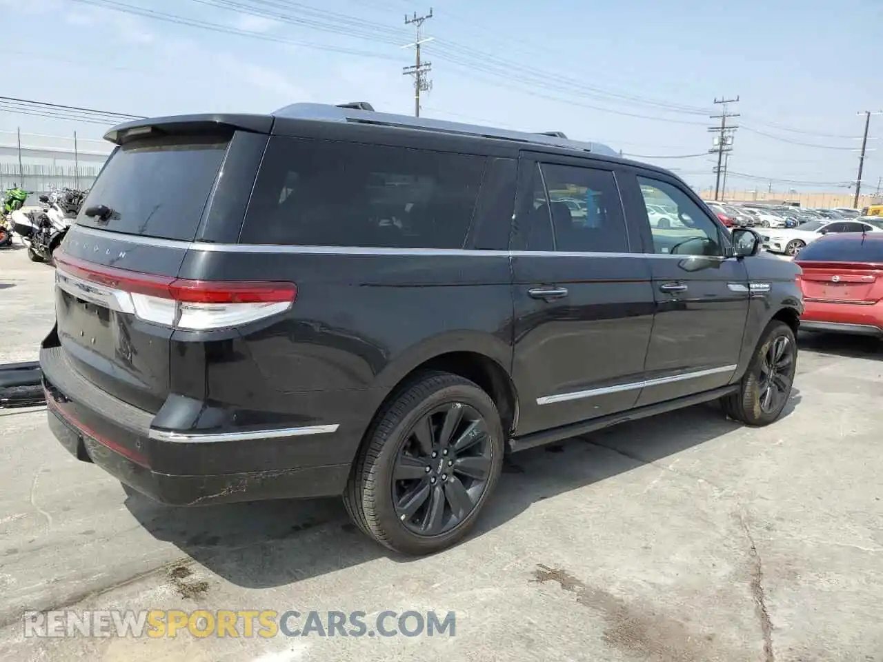 3 Photograph of a damaged car 5LMJJ3LGXPEL16135 LINCOLN NAVIGATOR 2023
