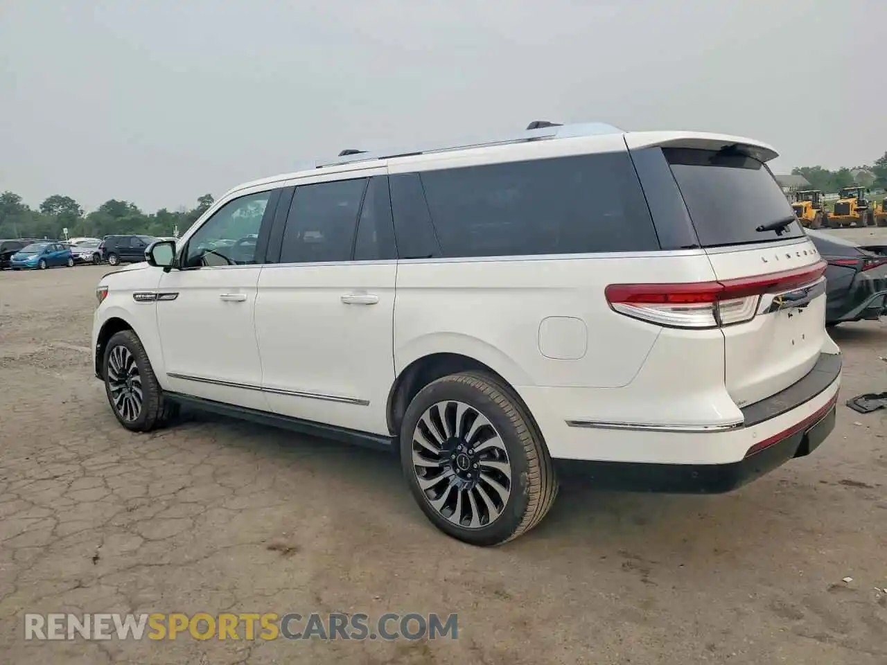 2 Photograph of a damaged car 5LMJJ3TG0PEL03104 LINCOLN NAVIGATOR 2023