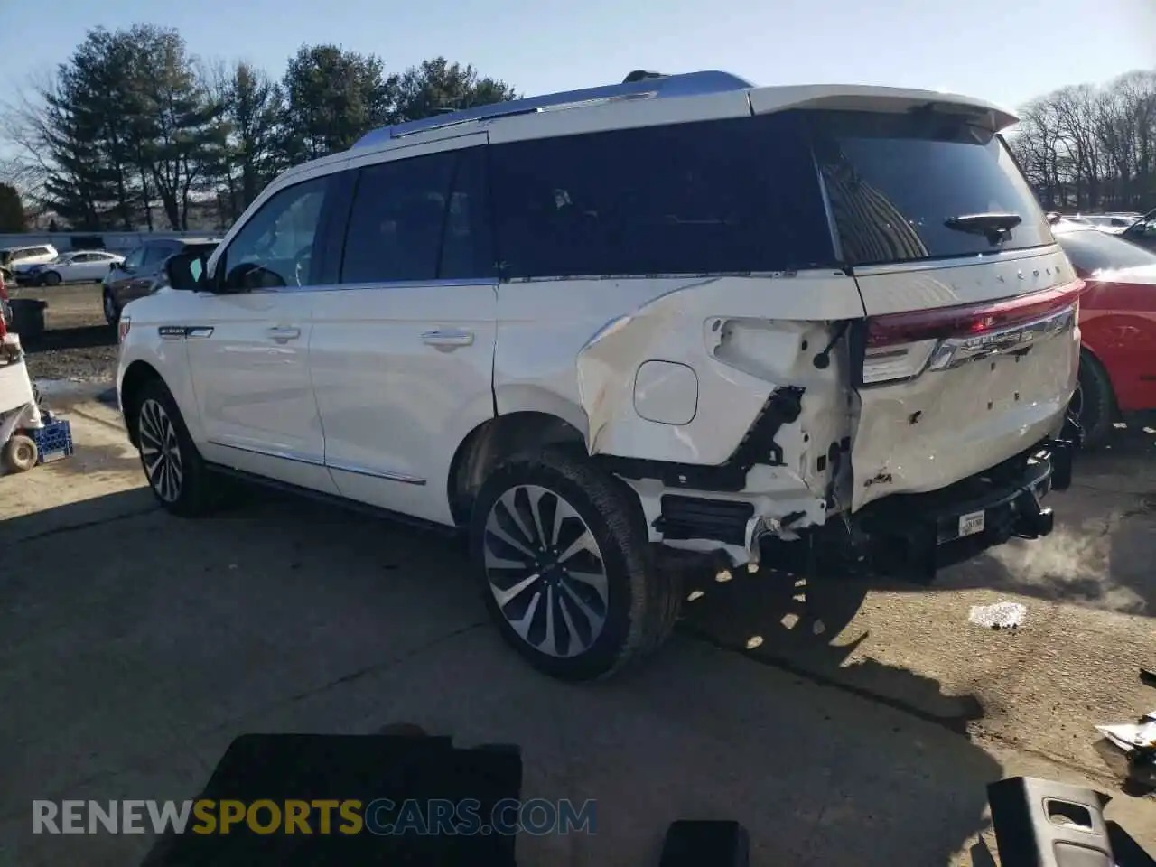 2 fotografías del automóvil dañado 5LMJJ2LG2REL11640 LINCOLN NAVIGATOR 2024