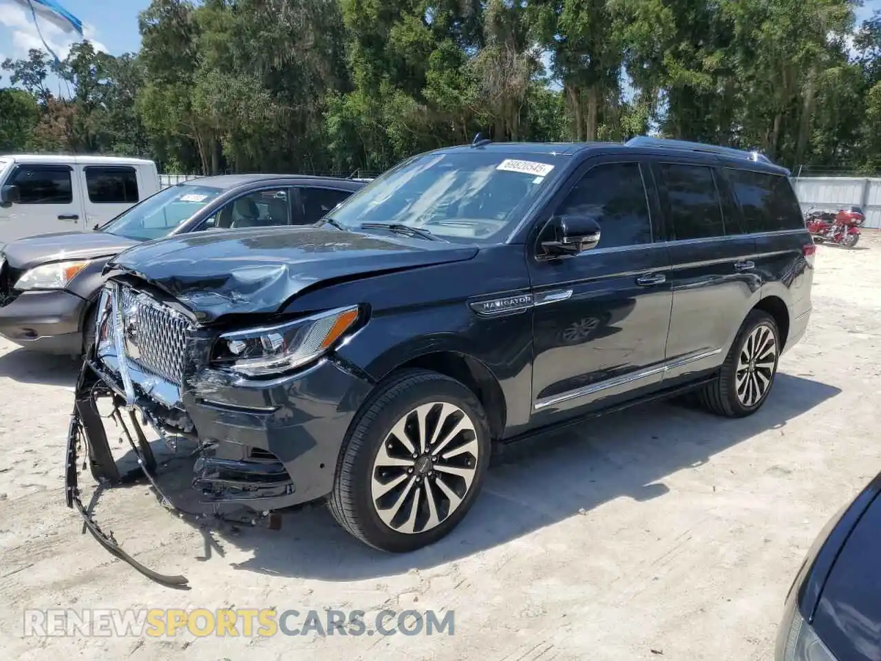 1 Photograph of a damaged car 5LMJJ2LG3REL05894 LINCOLN NAVIGATOR 2024