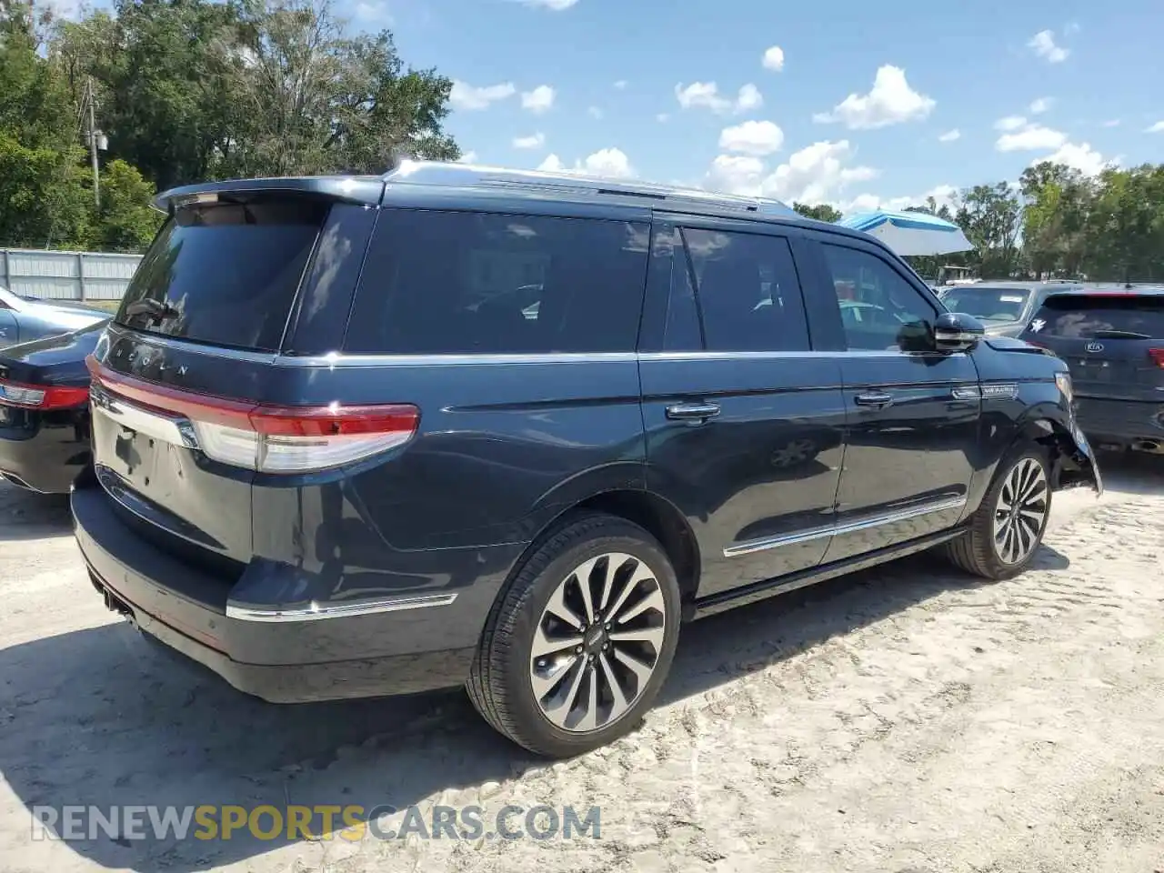 3 Photograph of a damaged car 5LMJJ2LG3REL05894 LINCOLN NAVIGATOR 2024
