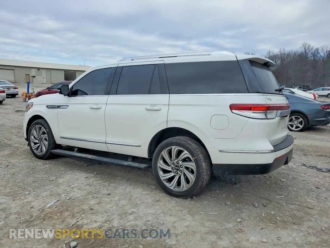 2 Photograph of a damaged car 5LMJJ2LG4REL17780 LINCOLN NAVIGATOR 2024