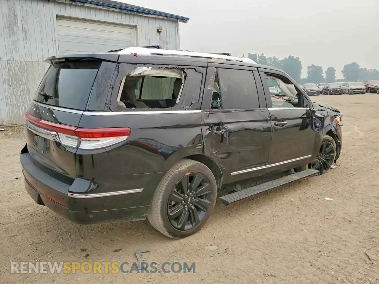 3 Photograph of a damaged car 5LMJJ2LG5REL20428 LINCOLN NAVIGATOR 2024