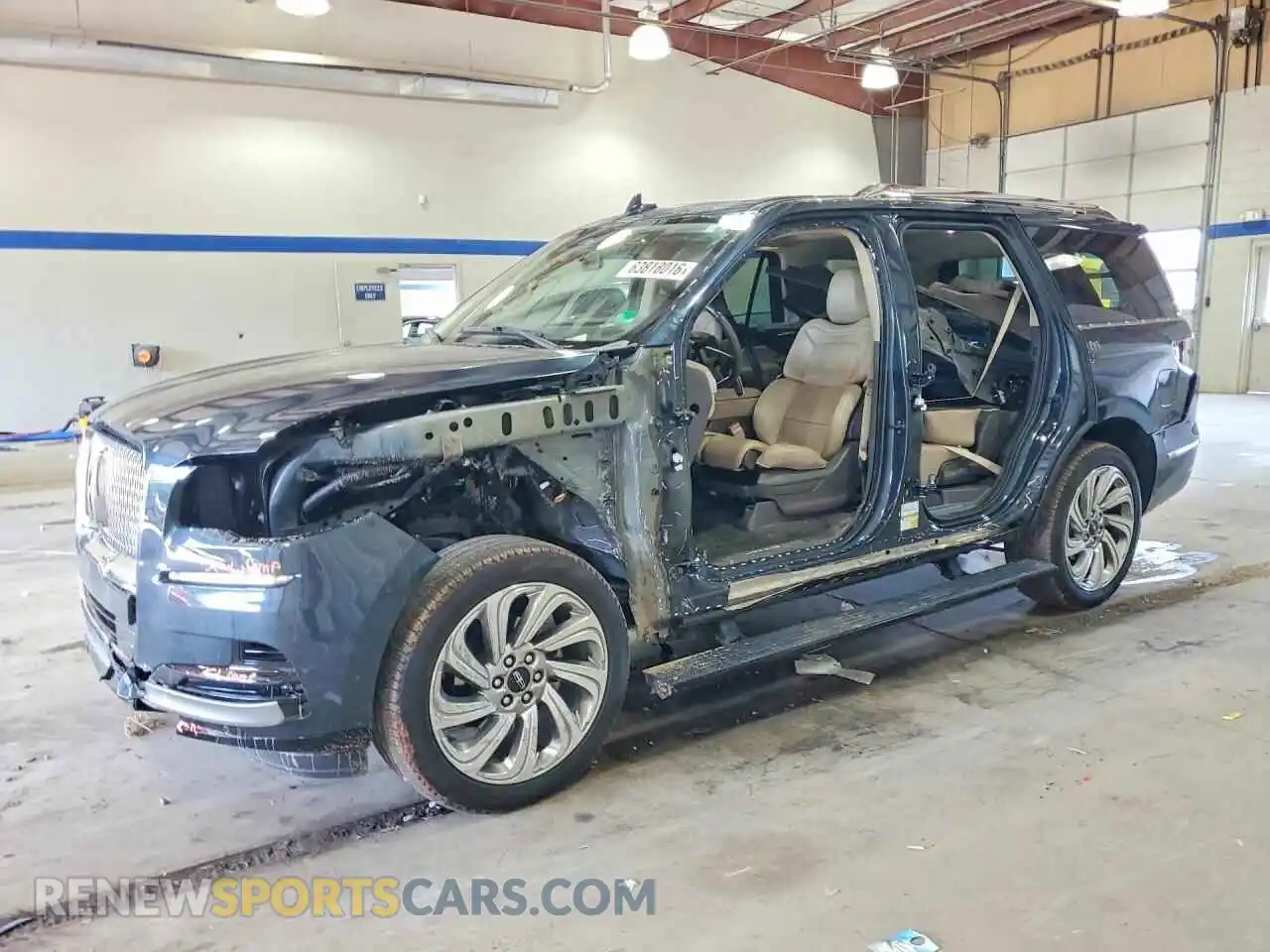1 Photograph of a damaged car 5LMJJ2LG7REL24030 LINCOLN NAVIGATOR 2024