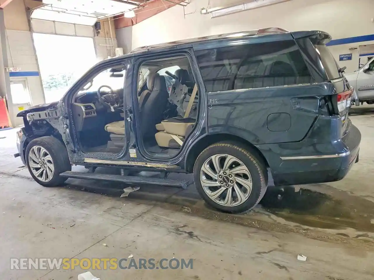 2 Photograph of a damaged car 5LMJJ2LG7REL24030 LINCOLN NAVIGATOR 2024