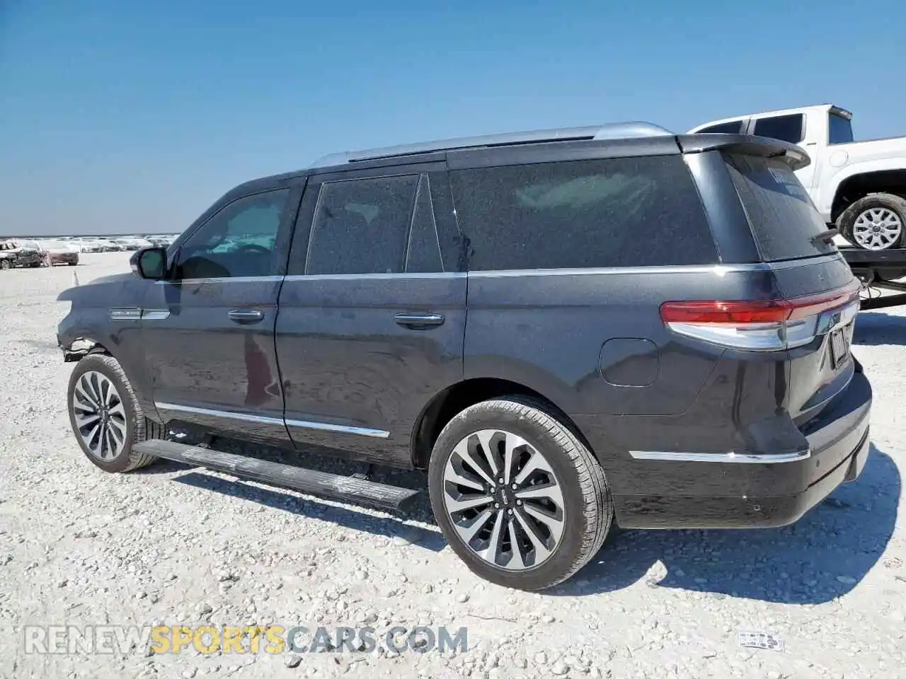 2 Фотография поврежденного автомобиля 5LMJJ2LG8REL13831 LINCOLN NAVIGATOR 2024