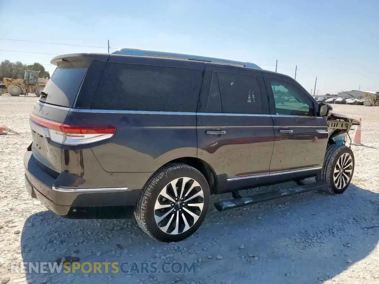 3 Фотография поврежденного автомобиля 5LMJJ2LG8REL13831 LINCOLN NAVIGATOR 2024