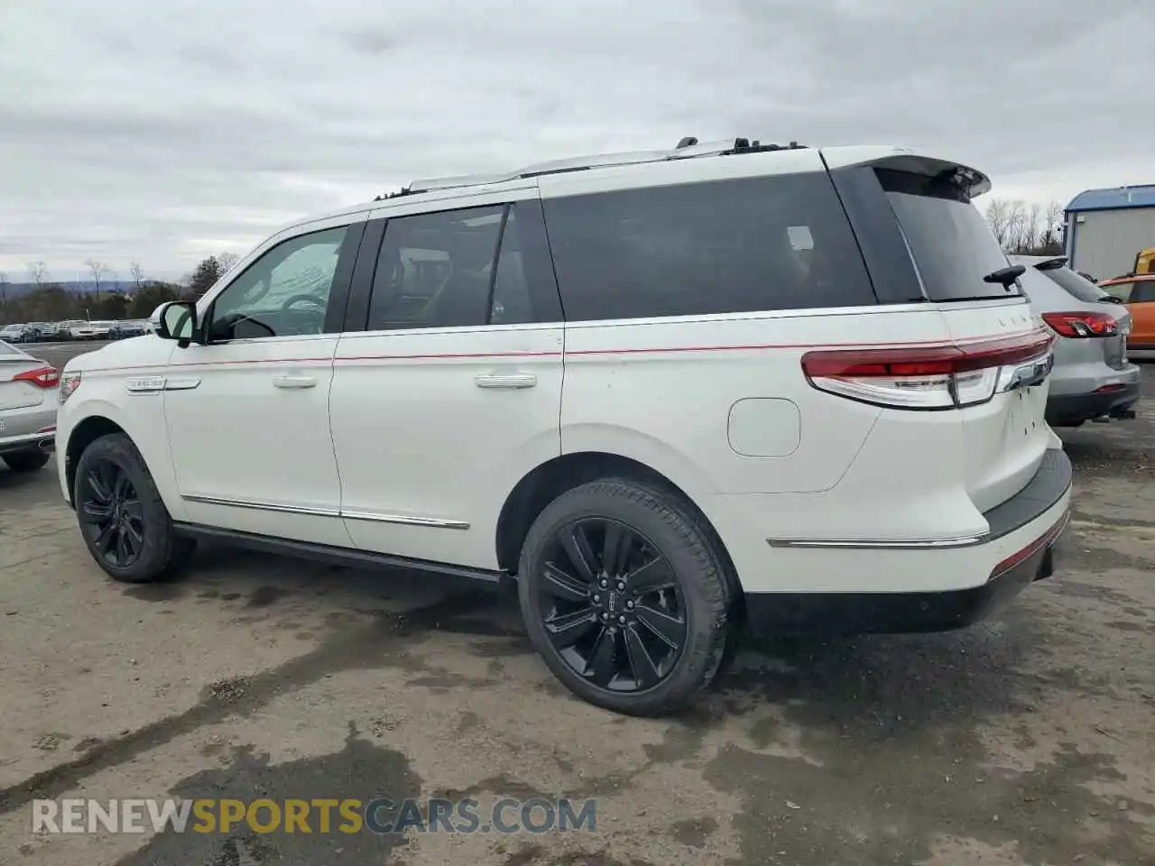 2 Photograph of a damaged car 5LMJJ2LGXREL01664 LINCOLN NAVIGATOR 2024