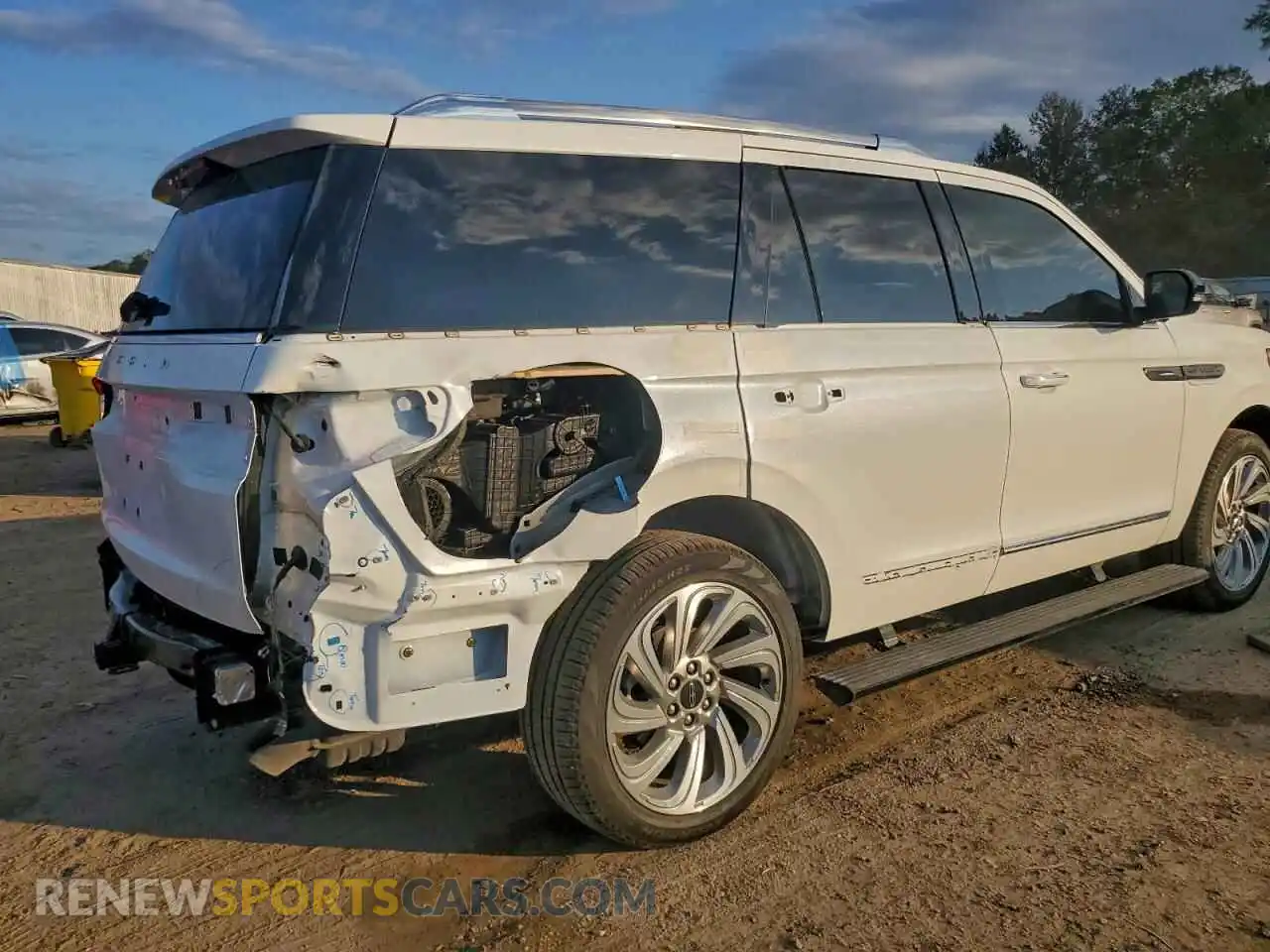3 Photograph of a damaged car 5LMJJ2NG1REL22092 LINCOLN NAVIGATOR 2024