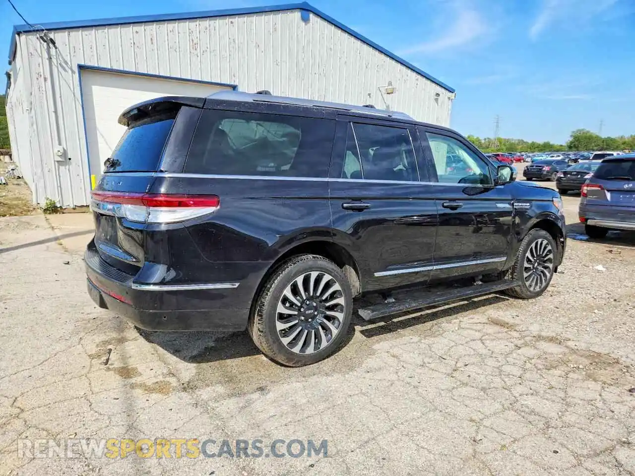 3 Photograph of a damaged car 5LMJJ2TG4REL05449 LINCOLN NAVIGATOR 2024
