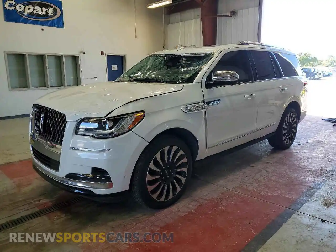 1 Photograph of a damaged car 5LMJJ2TG5REL04116 LINCOLN NAVIGATOR 2024