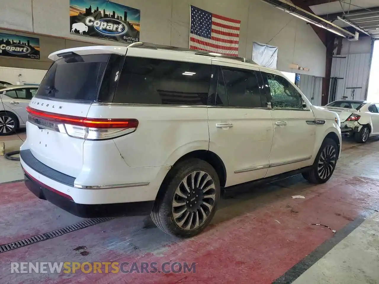 3 Photograph of a damaged car 5LMJJ2TG5REL04116 LINCOLN NAVIGATOR 2024