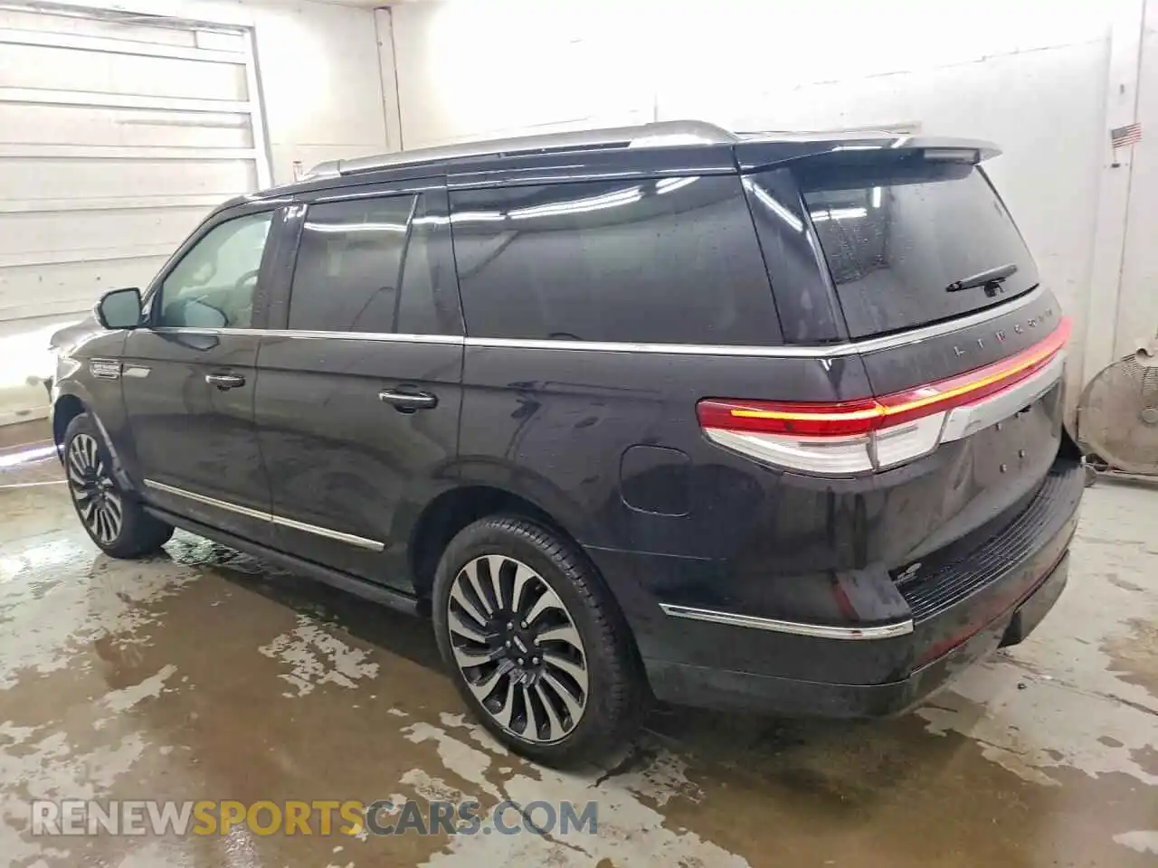 2 Photograph of a damaged car 5LMJJ2TG5REL11115 LINCOLN NAVIGATOR 2024