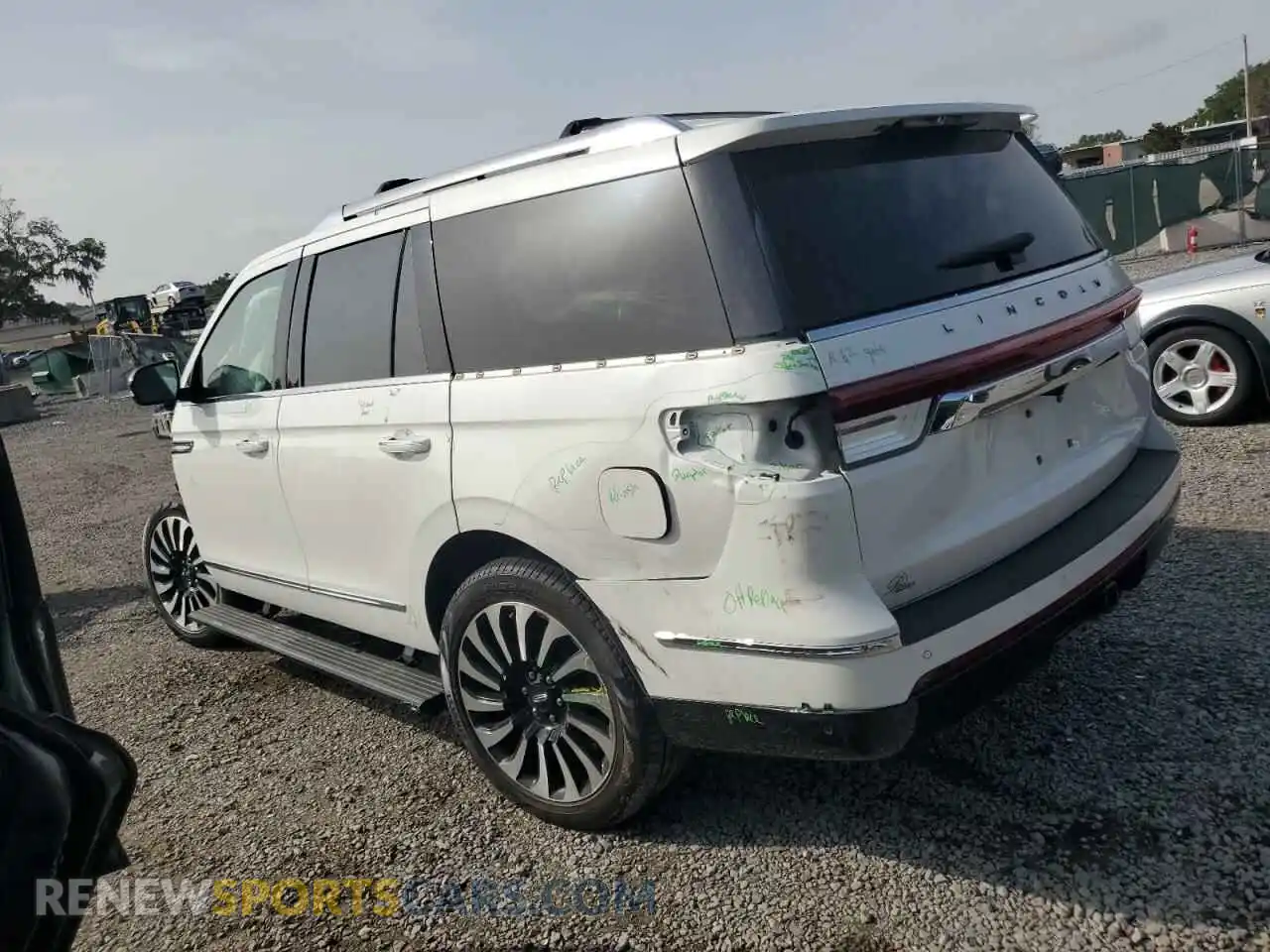 2 Photograph of a damaged car 5LMJJ2TG9REL23784 LINCOLN NAVIGATOR 2024