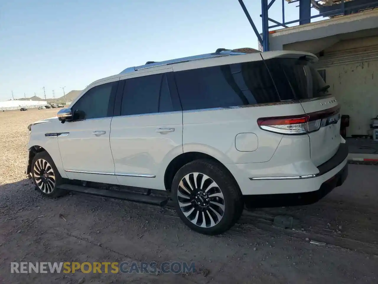 2 Photograph of a damaged car 5LMJJ2TGXREL10042 LINCOLN NAVIGATOR 2024