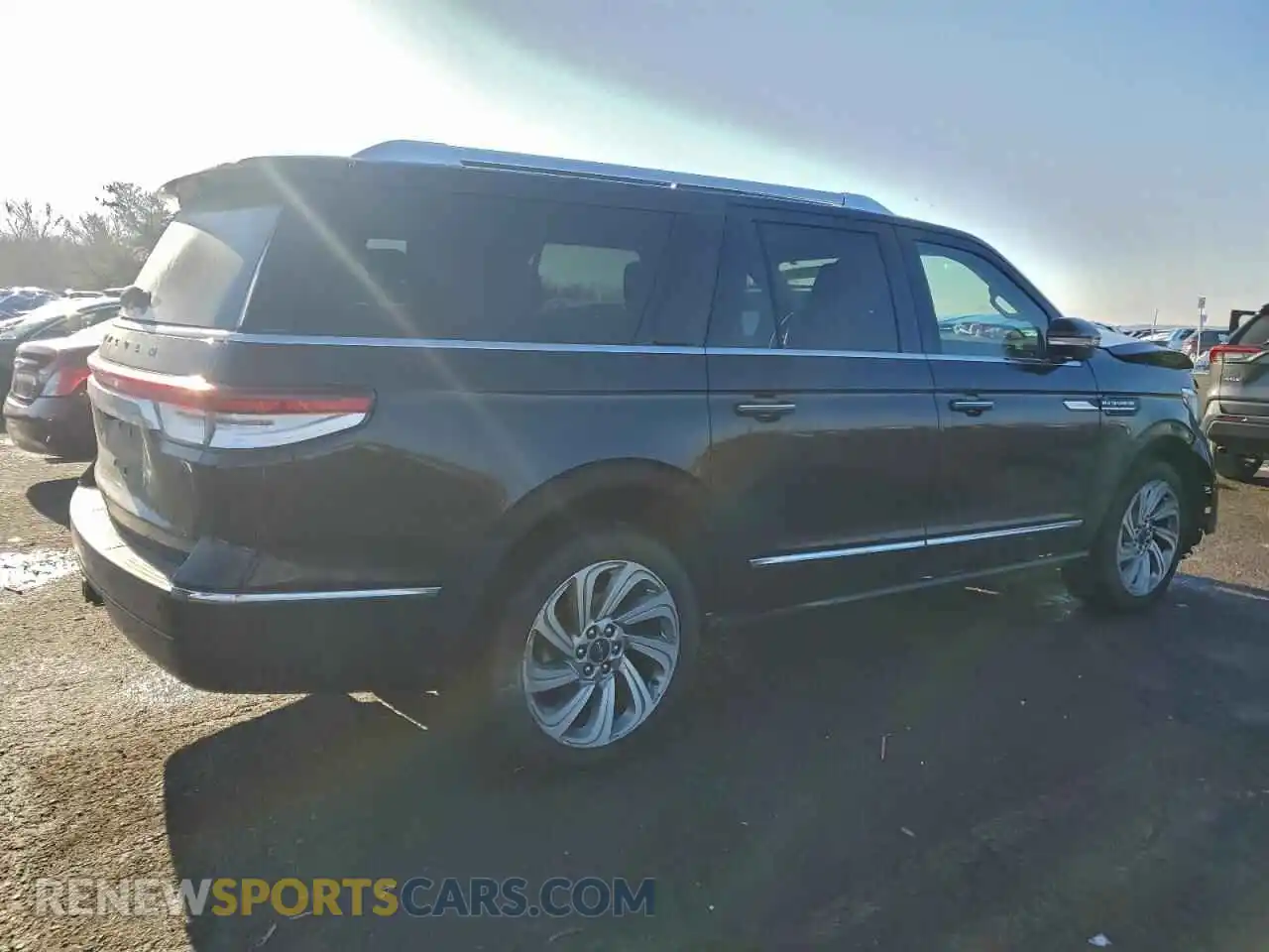 3 Photograph of a damaged car 5LMJJ3LG0REL23498 LINCOLN NAVIGATOR 2024