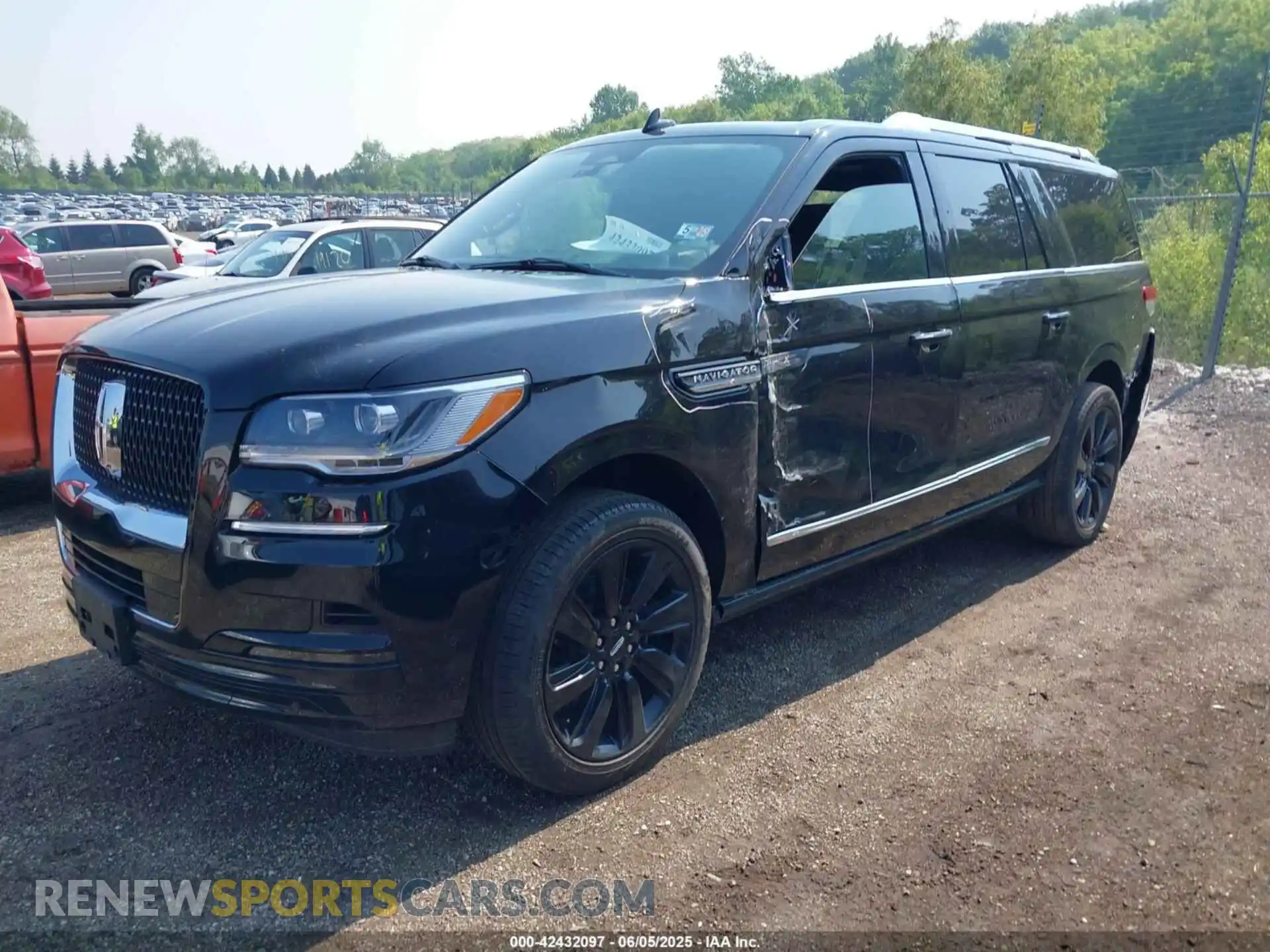 2 Photograph of a damaged car 5LMJJ3LG1REL03552 LINCOLN NAVIGATOR 2024