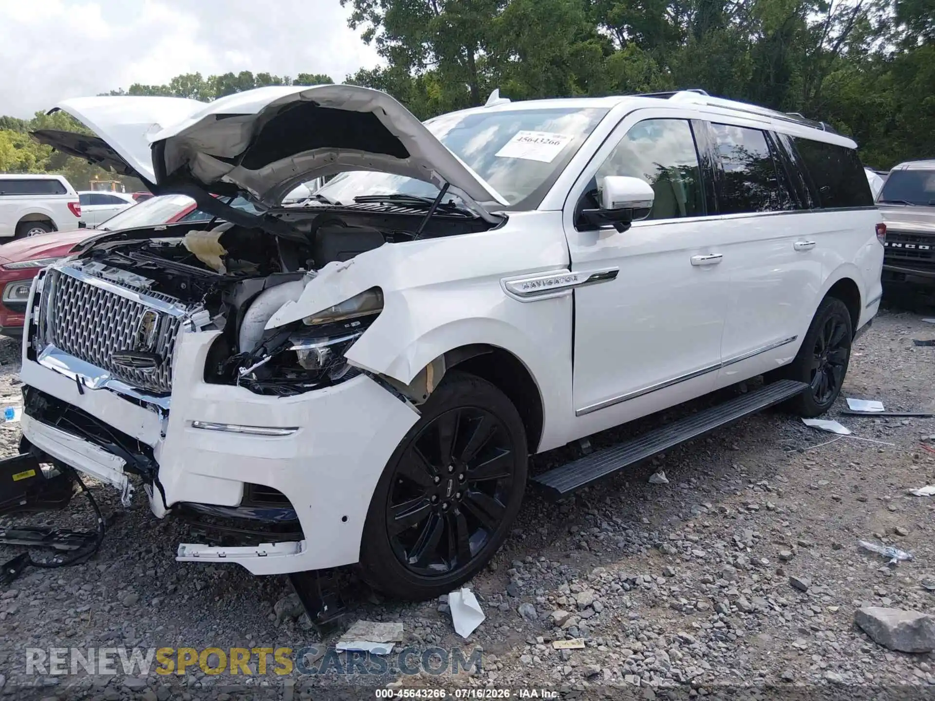 2 Photograph of a damaged car 5LMJJ3LG3REL18358 LINCOLN NAVIGATOR 2024