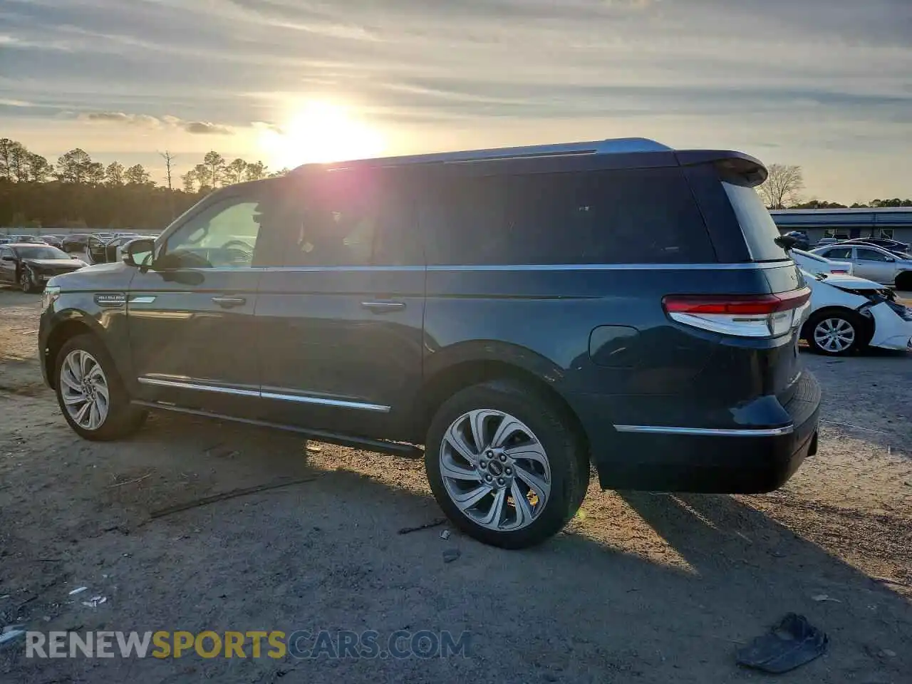 2 Фотография поврежденного автомобиля 5LMJJ3LG4REL11306 LINCOLN NAVIGATOR 2024