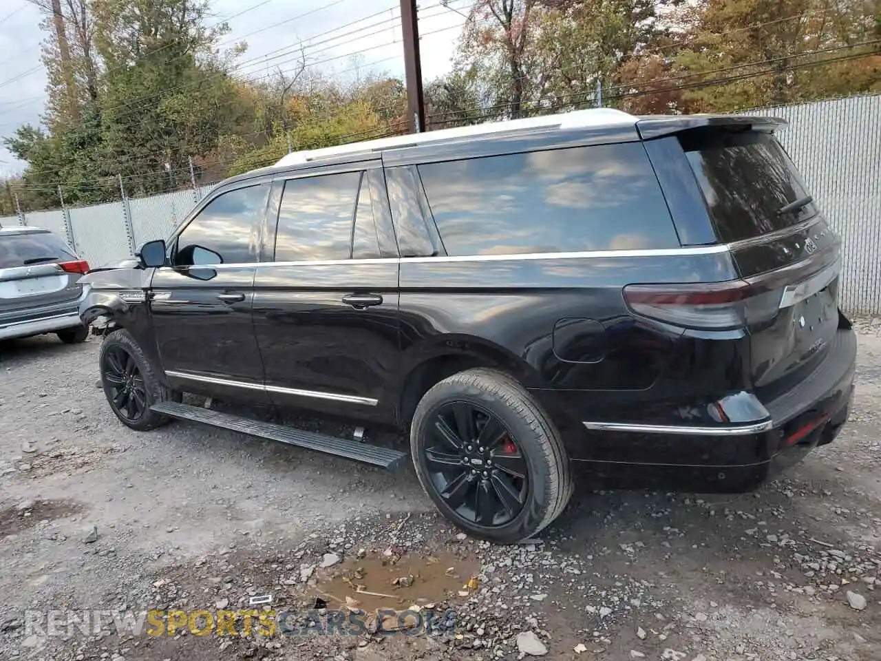 2 Photograph of a damaged car 5LMJJ3LG5REL00315 LINCOLN NAVIGATOR 2024