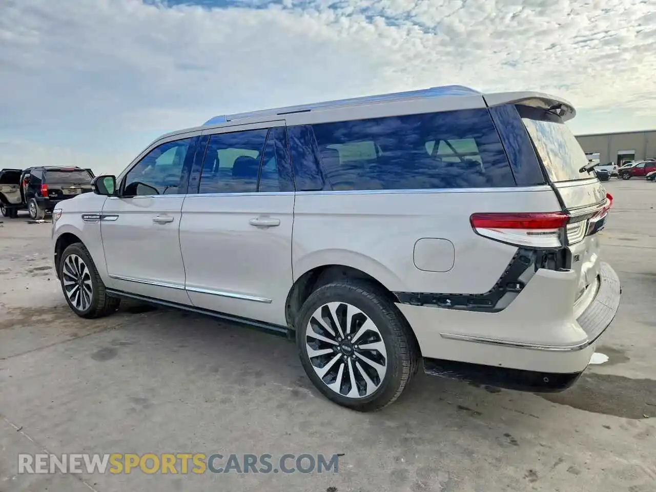 2 Photograph of a damaged car 5LMJJ3LG9REL09731 LINCOLN NAVIGATOR 2024