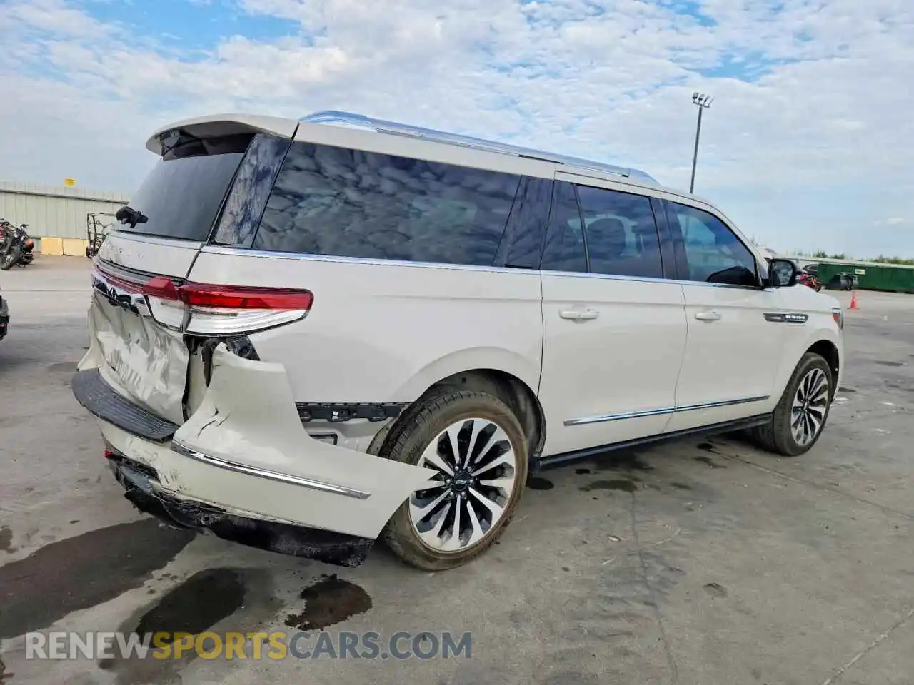 3 Photograph of a damaged car 5LMJJ3LG9REL09731 LINCOLN NAVIGATOR 2024