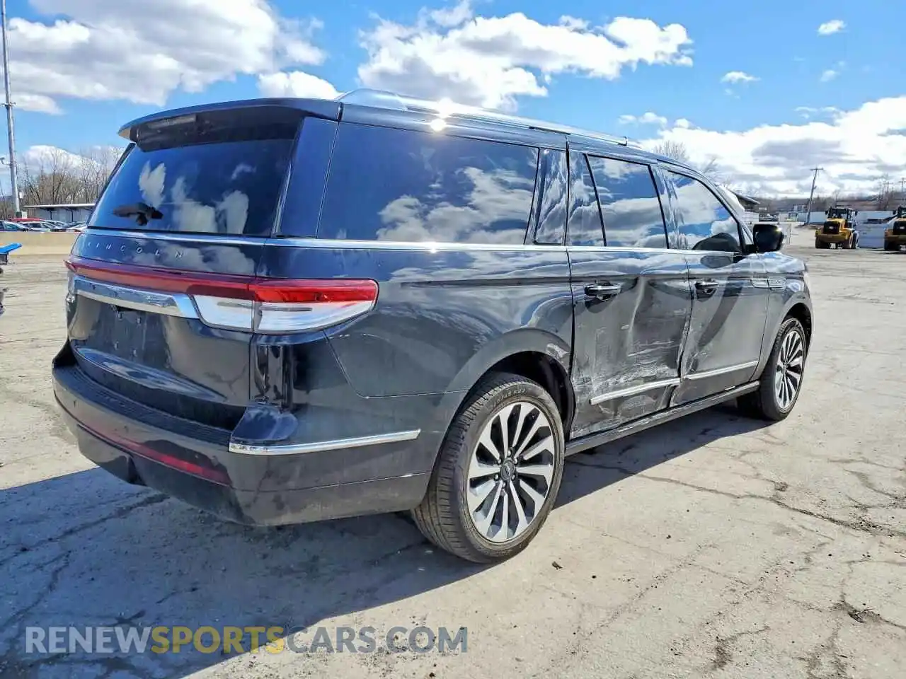 3 Photograph of a damaged car 5LMJJ3LGXREL17272 LINCOLN NAVIGATOR 2024