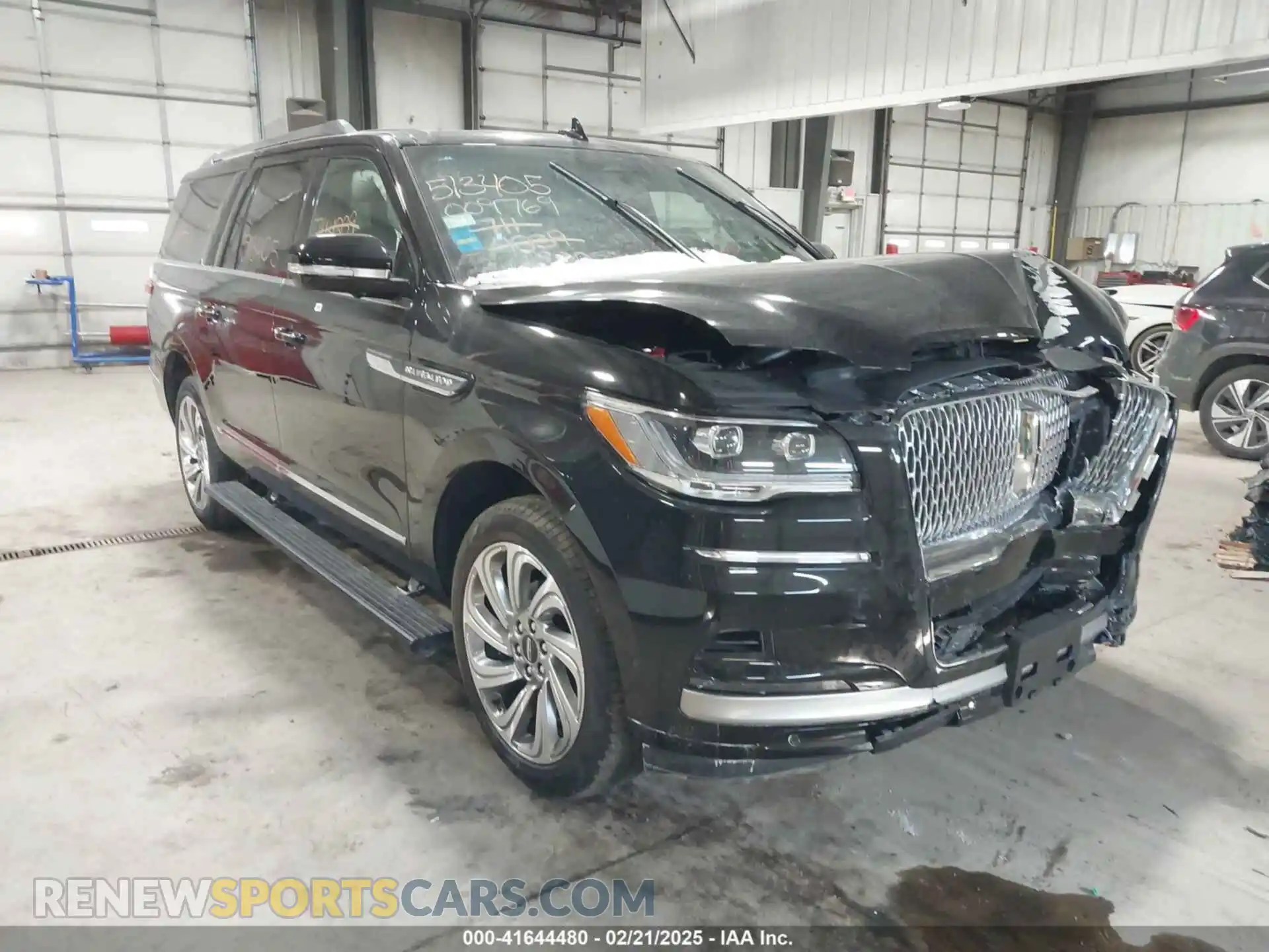 1 Фотография поврежденного автомобиля 5LMJJ3NG7REL21633 LINCOLN NAVIGATOR 2024
