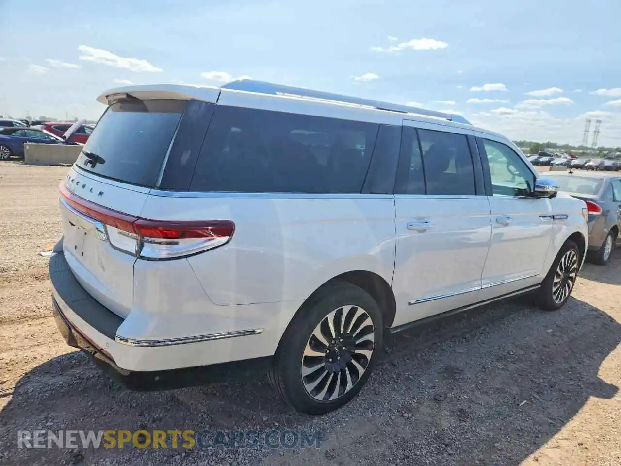 3 Фотография поврежденного автомобиля 5LMJJ3TGXREL21886 LINCOLN NAVIGATOR 2024