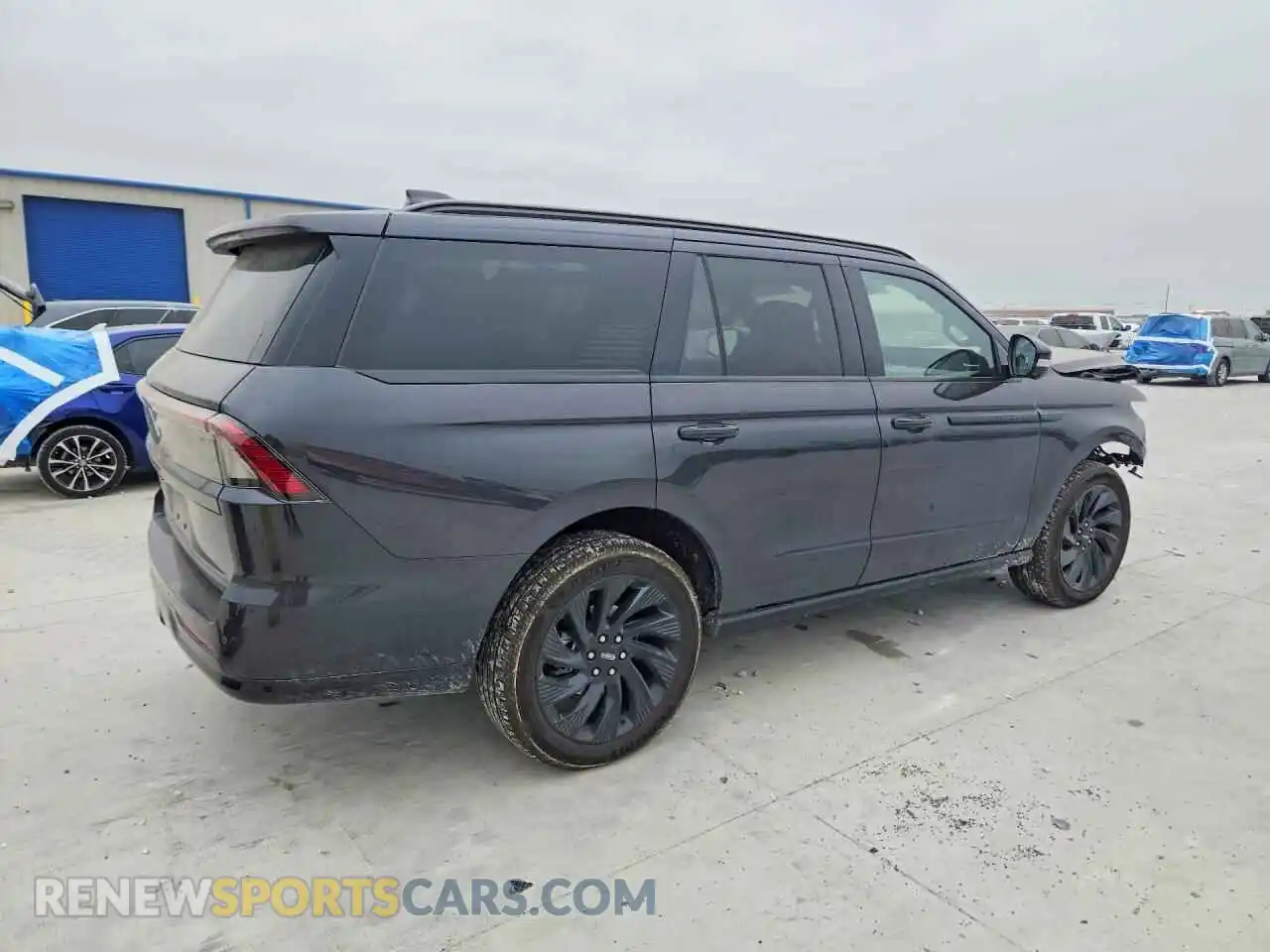 3 Photograph of a damaged car 5LMJJ2LG0SEL06345 LINCOLN NAVIGATOR 2025