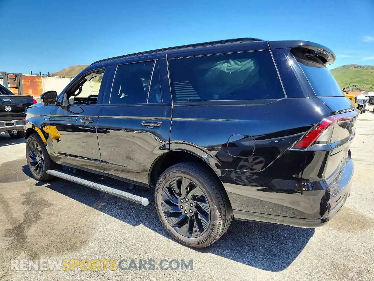 2 Photograph of a damaged car 5LMJJ2LG1SEL03745 LINCOLN NAVIGATOR 2025